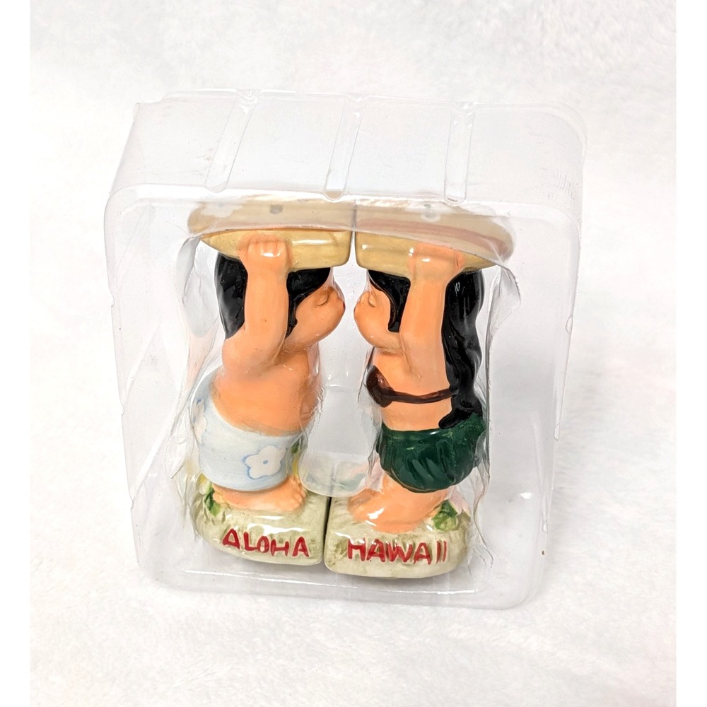 HAWAII KEIKI Hawaiian Surfboard Cute Couple Ceramic Salt & Pepper Shakers Set